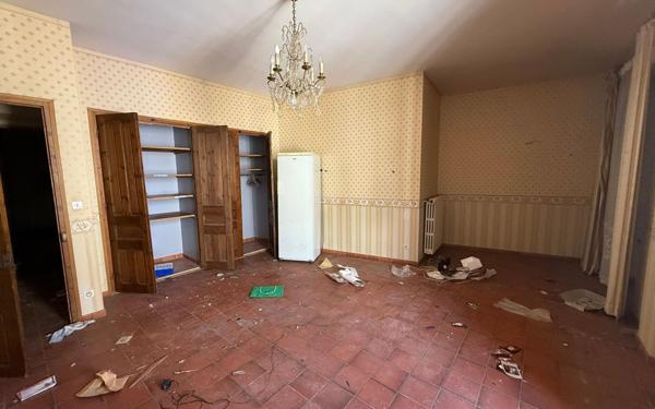 Maison à vendre    6 pièces •  Lablachère