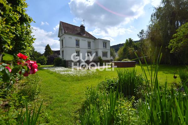 Propriété Bourgeoise (247 m²) à MALAUNAY