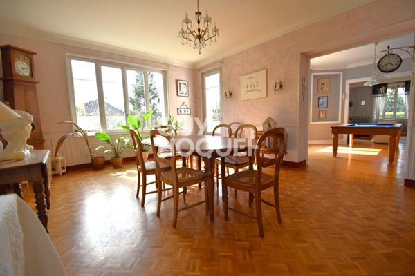 Propriété Bourgeoise (247 m²) à MALAUNAY