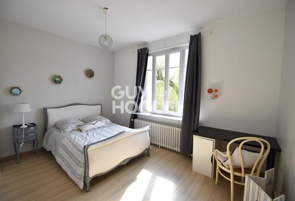 Propriété Bourgeoise (247 m²) à MALAUNAY