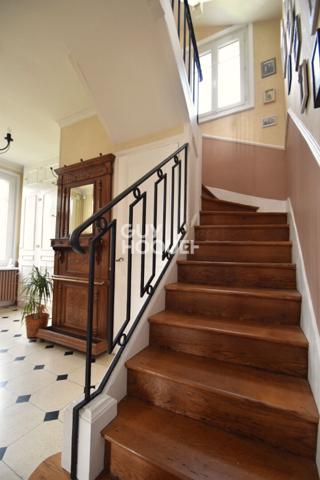 Propriété Bourgeoise (247 m²) à MALAUNAY