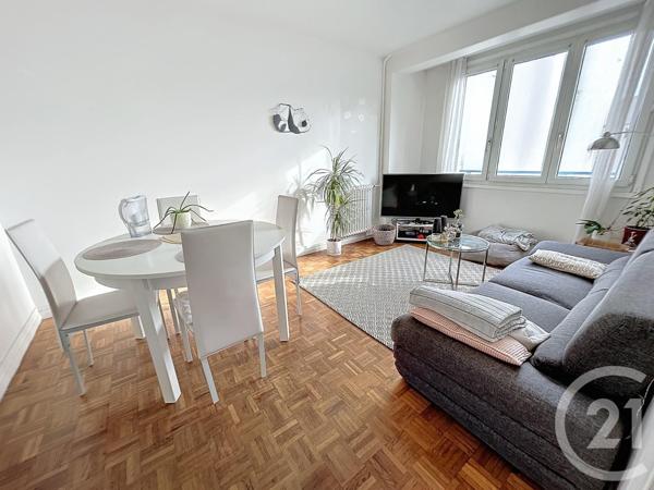 Appartement F2 à vendre  2 pièces - 40,14 m2 LE KREMLIN BICETRE - 94