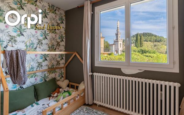 Maison à vendre    5 pièces •  Villeneuve-de-Berg