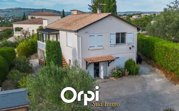 Maison à vendre    5 pièces •  Villeneuve-de-Berg