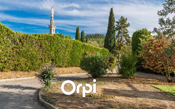 Maison à vendre    5 pièces •  Villeneuve-de-Berg