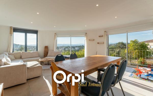 Maison à vendre    5 pièces •  Villeneuve-de-Berg