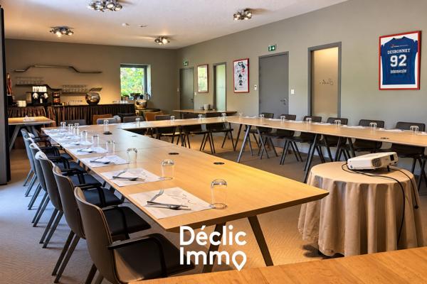 Vente ensemble immobilier Nimes, 1100m² 10 pièces 2 940 000€ avec terrasse