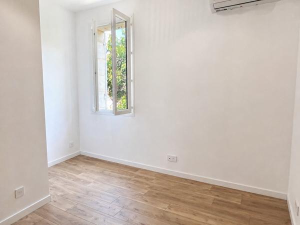 Maison en pierre rénovée avec jardin et verrière – Chartrons / Bassins à flot