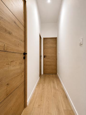 Maison en pierre rénovée avec jardin et verrière – Chartrons / Bassins à flot