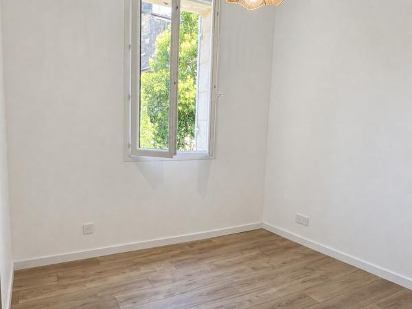 Maison en pierre rénovée avec jardin et verrière – Chartrons / Bassins à flot