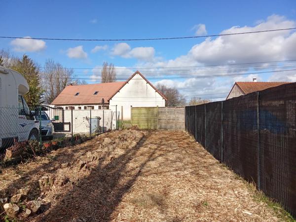 Situé à Collemiers (89100)