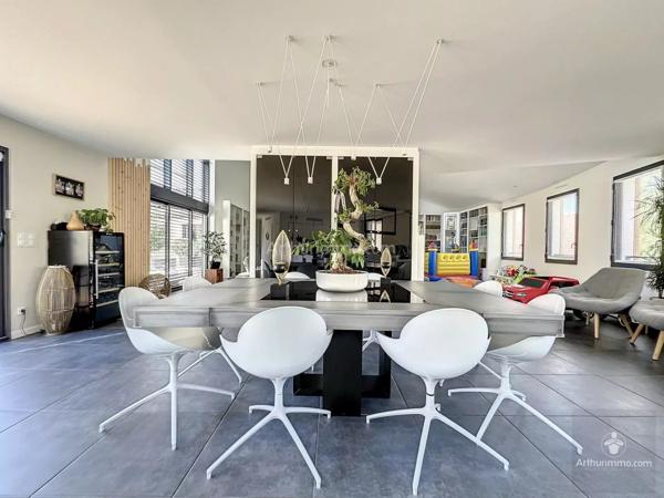 Vente Loft 6 pièces 320 m2 à Roanne