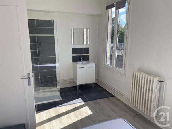 Immeuble à vendre  105 m2 BERNAY - 27