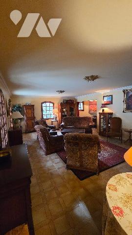 Villa 8 pièces 212m²