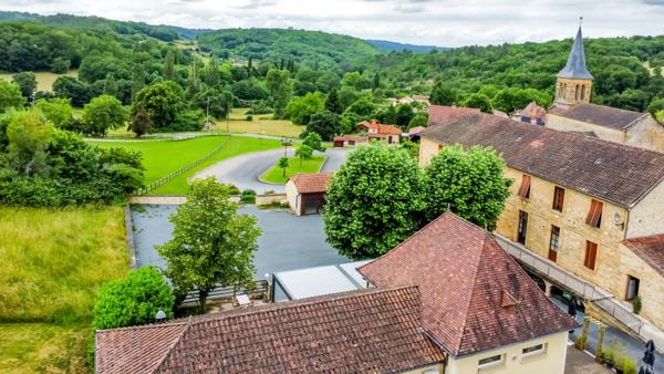 Commerce à vendre à Domme (24250) - Dordogne