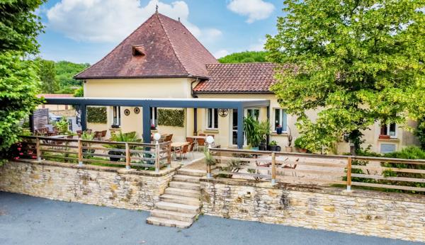 Commerce à vendre à Domme (24250) - Dordogne