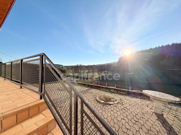 MAISON 70 M2, 2 CHAMBRES, TERRAIN CLOS ET ARBORÉ DE 1 425 M2, VUE DÉGAGÉE, CALME, DOUBLE GARAGE, CAVE, DOUBLE VITRAGE PVC, CHARPENTE/COUERTURE OK, TF 328€