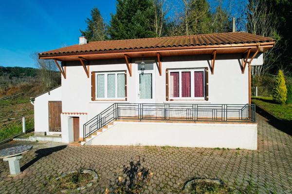 MAISON 70 M2, 2 CHAMBRES, TERRAIN CLOS ET ARBORÉ DE 1 425 M2, VUE DÉGAGÉE, CALME, DOUBLE GARAGE, CAVE, DOUBLE VITRAGE PVC, CHARPENTE/COUERTURE OK, TF 328€