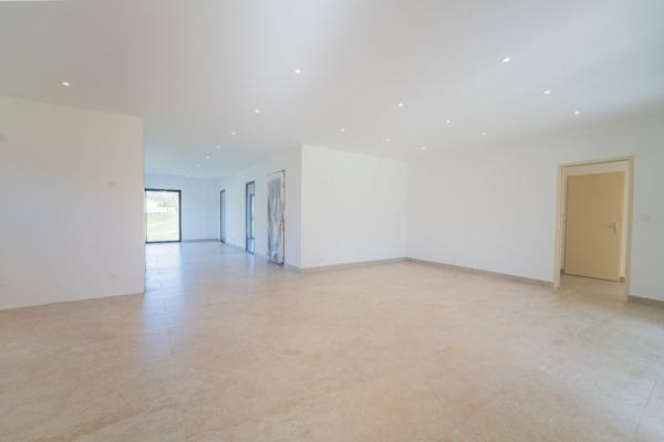 Maison contemporaine 2025 – 5 pièces – 134 m² – Terrain 1 465 m²