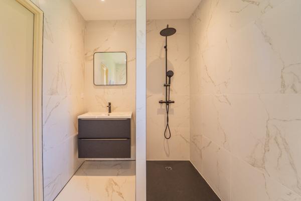 Maison contemporaine 2025 – 5 pièces – 134 m² – Terrain 1 465 m²