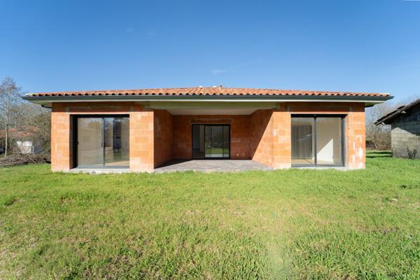 Maison contemporaine 2025 – 5 pièces – 134 m² – Terrain 1 465 m²