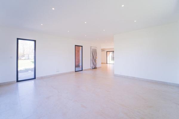 Maison contemporaine 2025 – 5 pièces – 134 m² – Terrain 1 465 m²