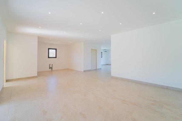 Maison contemporaine 2025 – 5 pièces – 134 m² – Terrain 1 465 m²