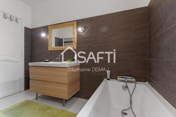 MAISON DE MACON AVEC DEPENDANCES- PISCINE-GARAGE