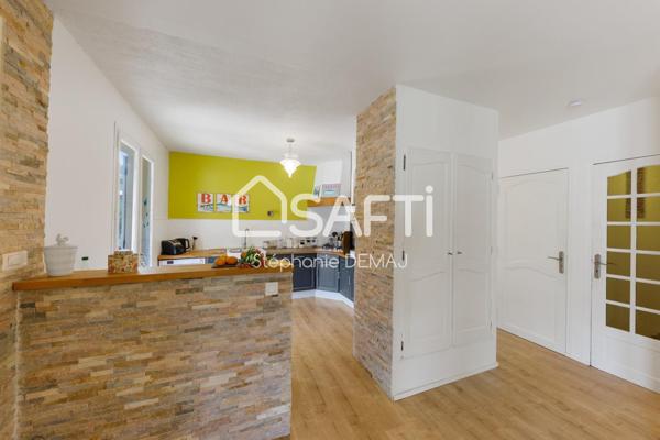 MAISON DE MACON AVEC DEPENDANCES- PISCINE-GARAGE