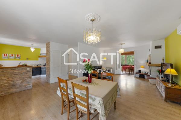 MAISON DE MACON AVEC DEPENDANCES- PISCINE-GARAGE