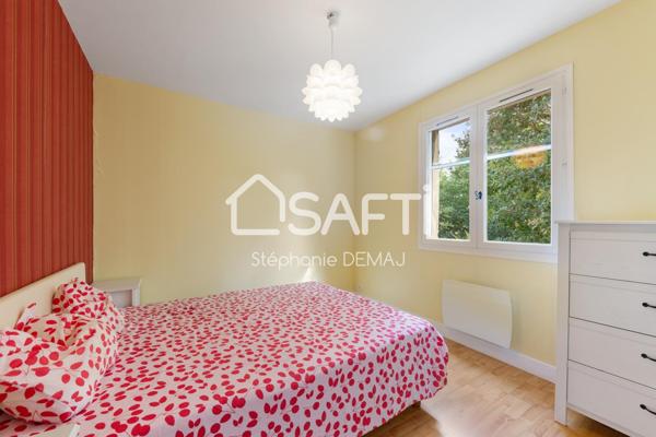 MAISON DE MACON AVEC DEPENDANCES- PISCINE-GARAGE