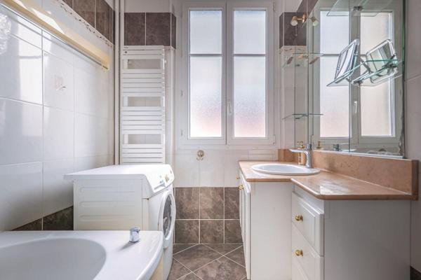 Paris 16e Calme absolu et belles prestations  3P 77M2