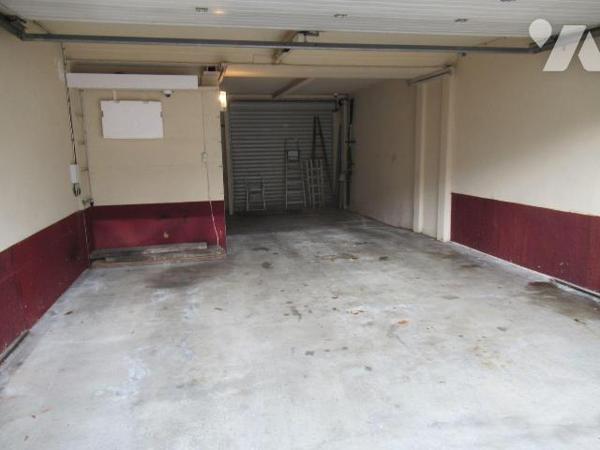 Ensemble immobilier comprenant 8 studios meublés, sur une parcelle de 471m² un garage sur rue. ...