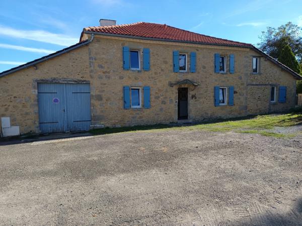 MAISON DE CHARME 4 CHAMBRES VUE CHAINE PYRENEES.