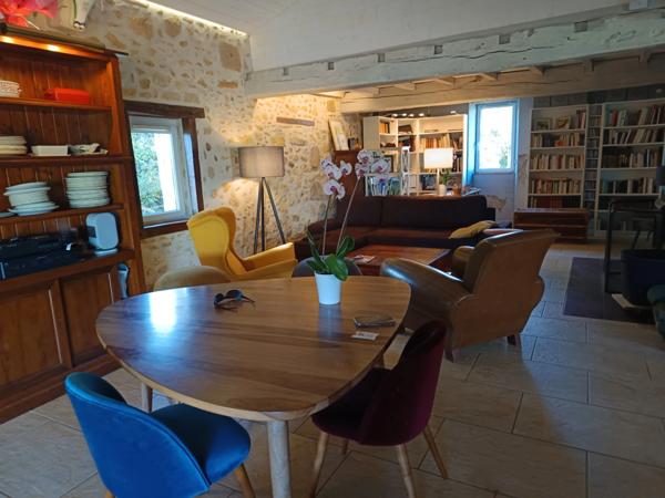 MAISON DE CHARME 4 CHAMBRES VUE CHAINE PYRENEES.