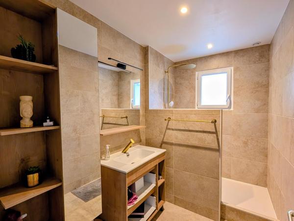 Maison Familiale économique, 4 chambres avec terrain intime