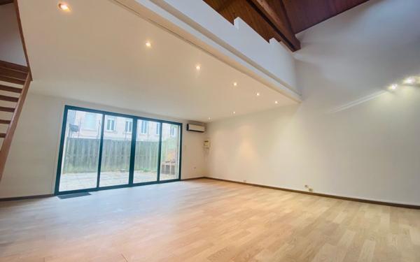 Maison à vendre    3 pièces • 97 m2 Saint-Quentin