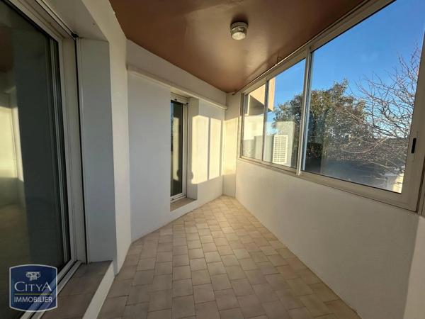 Appartement à louer 2 pièces 61m² Carpentras (84200)