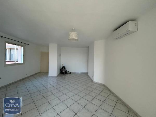 Appartement à louer 2 pièces 61m² Carpentras (84200)