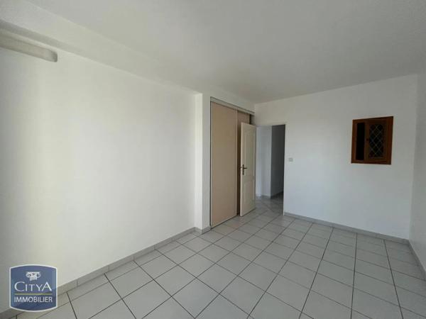 Appartement à louer 2 pièces 61m² Carpentras (84200)