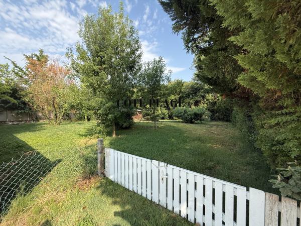 TERRAIN A BÂTIR - PROCHE PLAGE DE NAUZAN - 774 M² AU PRIX DE 299 250 € FAI