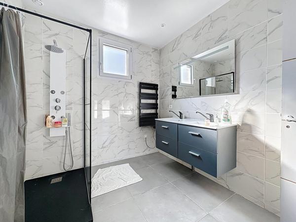 Maison rénovée avec dépendances – 10 min du Mans