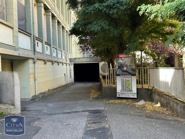 Parking à louer Saint-Étienne (42100)