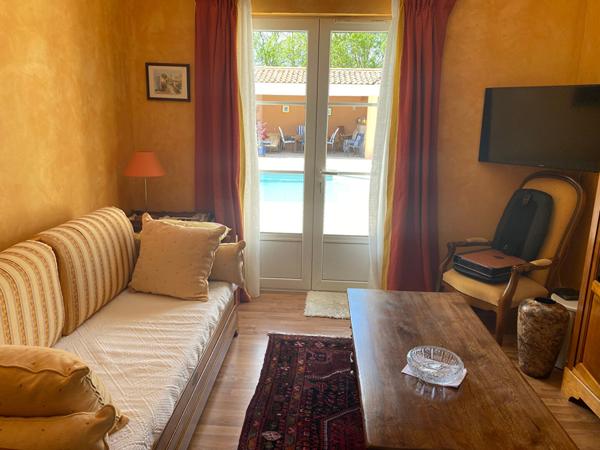 Maison Lagord 7 pièces 207 m2 ; 4 chambres ,piscine