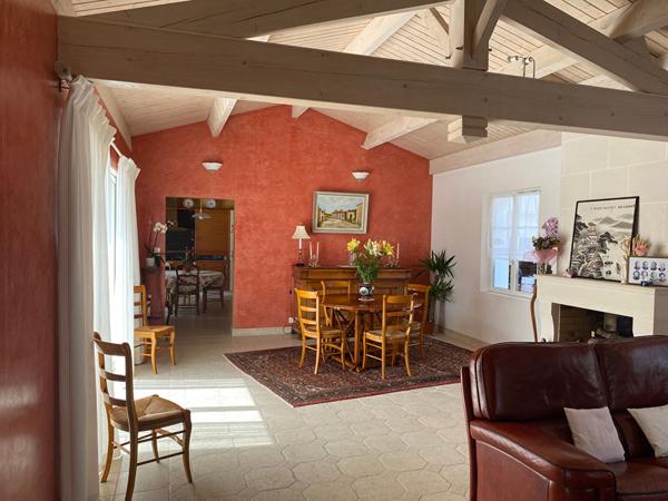 Maison Lagord 7 pièces 207 m2 ; 4 chambres ,piscine