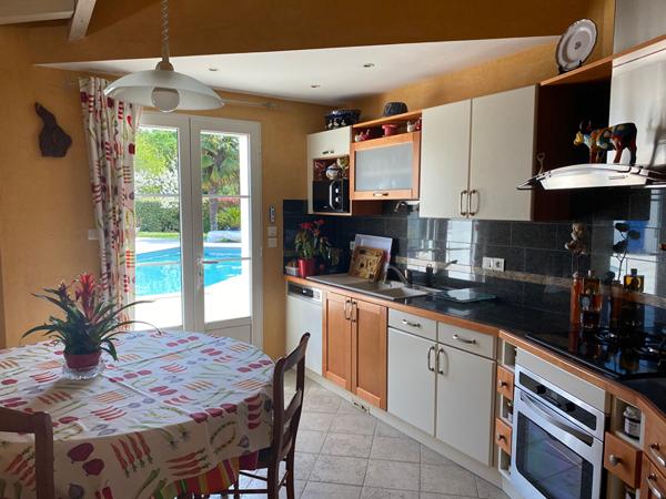 Maison Lagord 7 pièces 207 m2 ; 4 chambres ,piscine