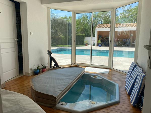 Maison Lagord 7 pièces 207 m2 ; 4 chambres ,piscine