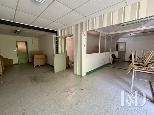 Local industriel avec bureaux esur terrain de 10000 m2  périphérie de VALENCE