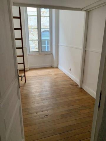 Dpt Aude (11), à vendre CARCASSONNE appartement T4 de 126 m²  3 chambres 1 terrasse