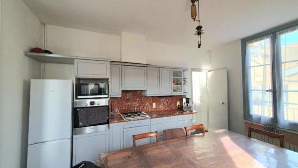 Dpt Aude (11), à vendre CARCASSONNE appartement T4 de 126 m²  3 chambres 1 terrasse